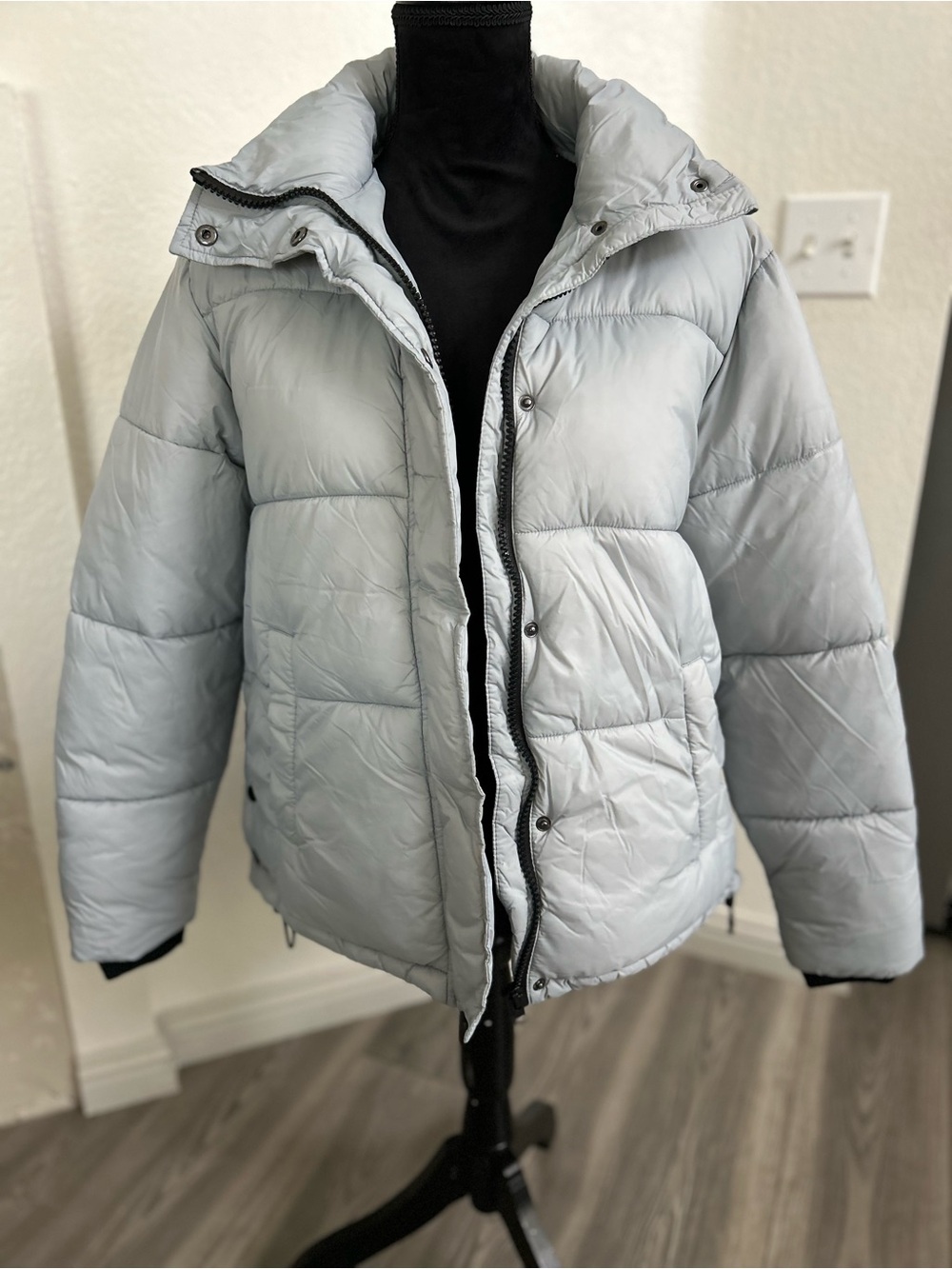 Arizona Jean Company Light Gray Women's Puffer Jacket